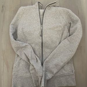 LULULEMON light grey Scuba hoodie Size 2!!***
